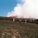 057 Even rond lopen op de lava